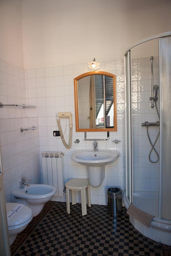 Albergo Vittoria Busalla Exteriör bild